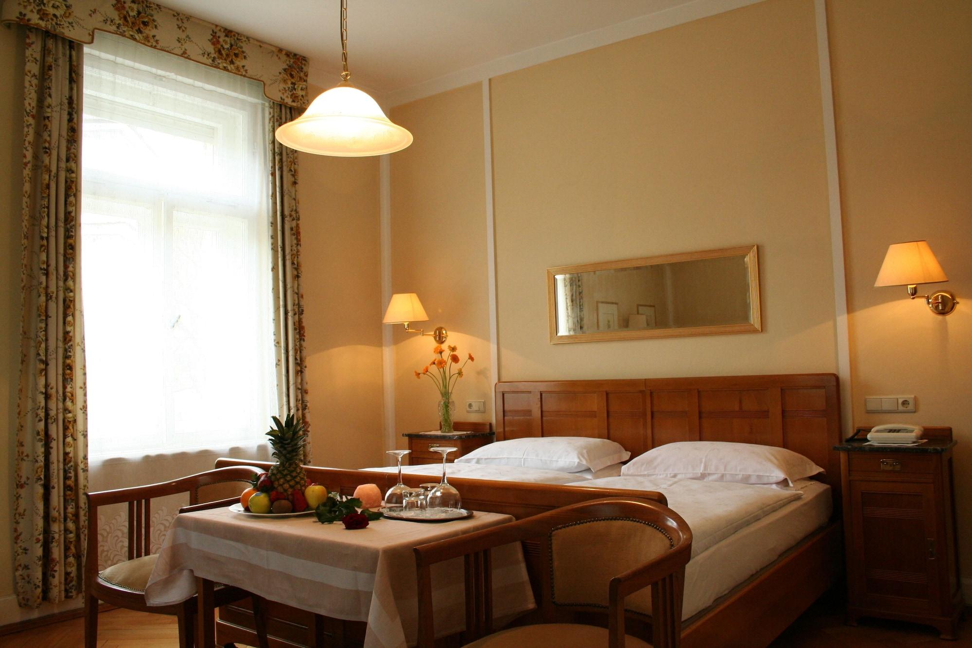 Hotel Villa Westend Мерано Стая снимка